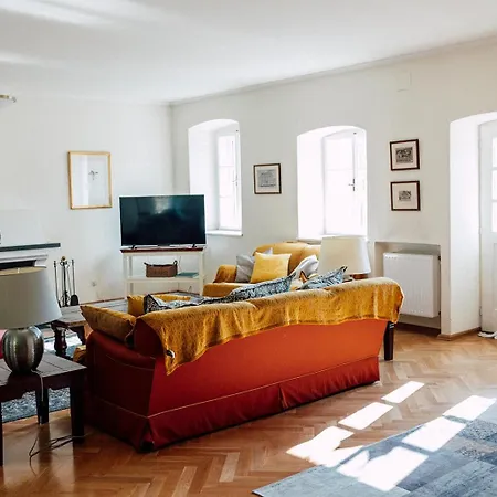 Stille & Weite Auf Historischem Gut Apartment Petronell