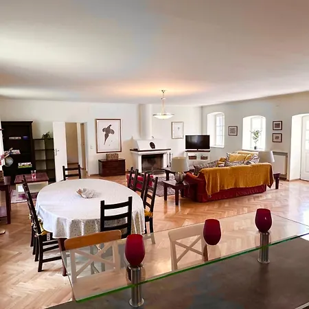 Stille & Weite Auf Historischem Gut Apartment