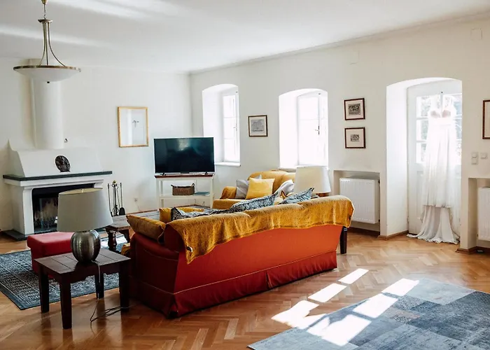 Stille & Weite Auf Historischem Gut Apartment Petronell